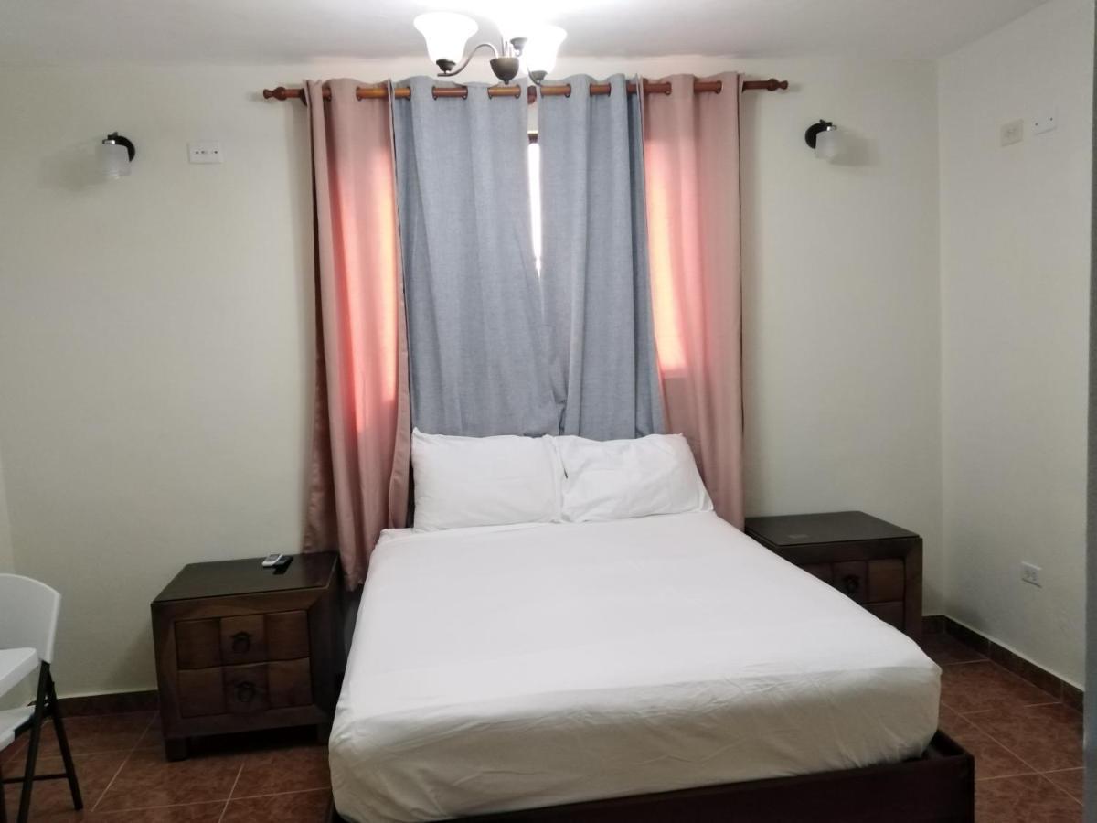 Hotel Samana Spring Buitenkant foto